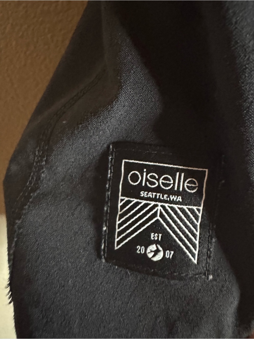 Oiselle Roga Shorts Black Size 10 - Picture 2 of 9